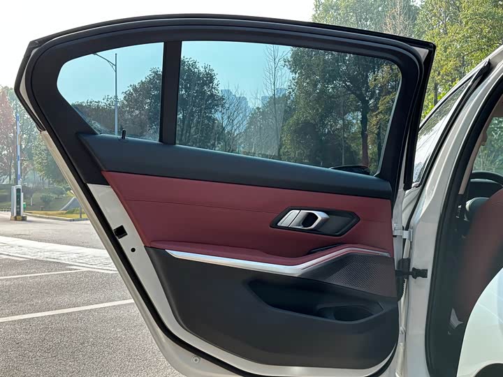 Фото 26 - BMW 3 Series