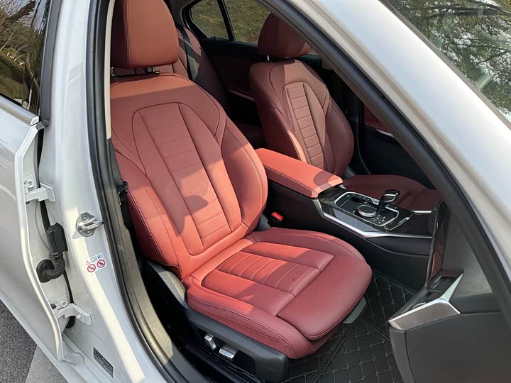 Фото 33 - BMW 3 Series