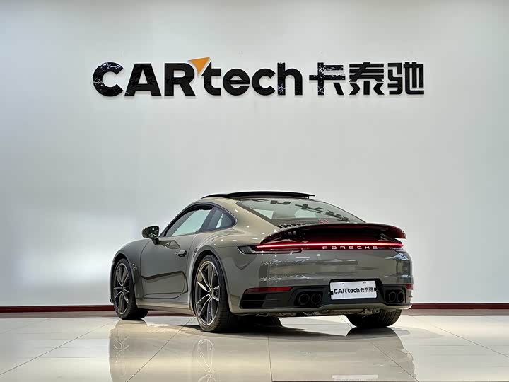 Фото 19 - Porsche 911