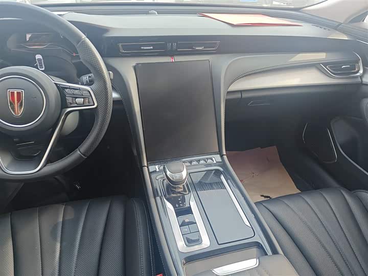 Фото 13 - Hongqi H5