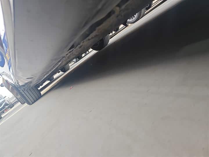 Фото 21 - Hongqi H5