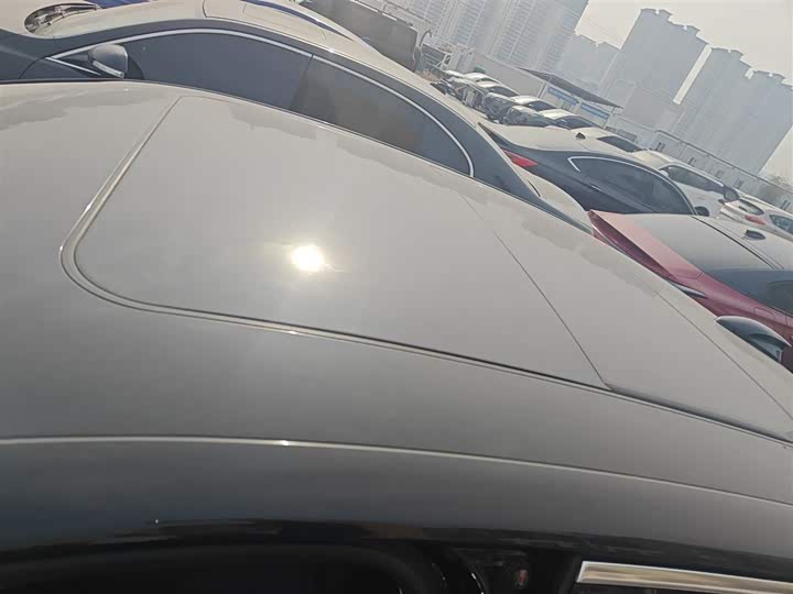 Фото 27 - Hongqi H5