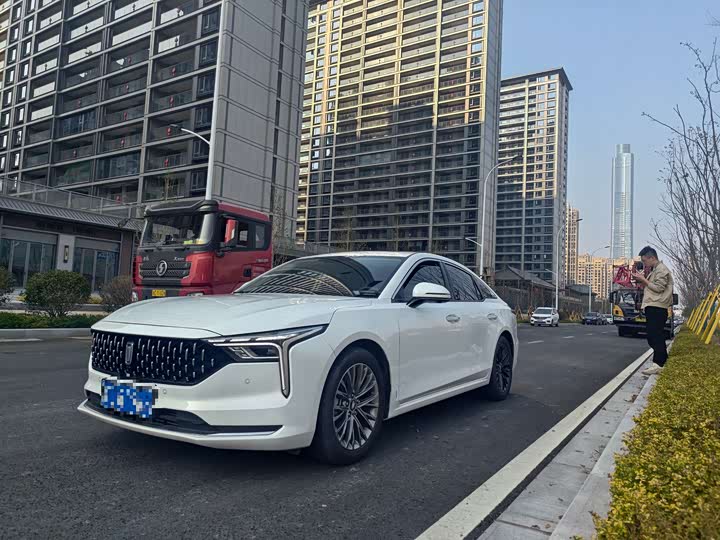 Фото 2 - Bestune B70