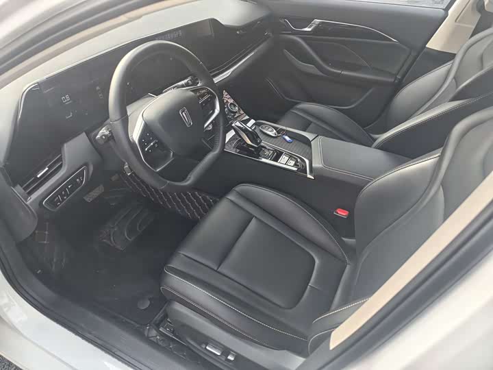 Фото 5 - Bestune B70