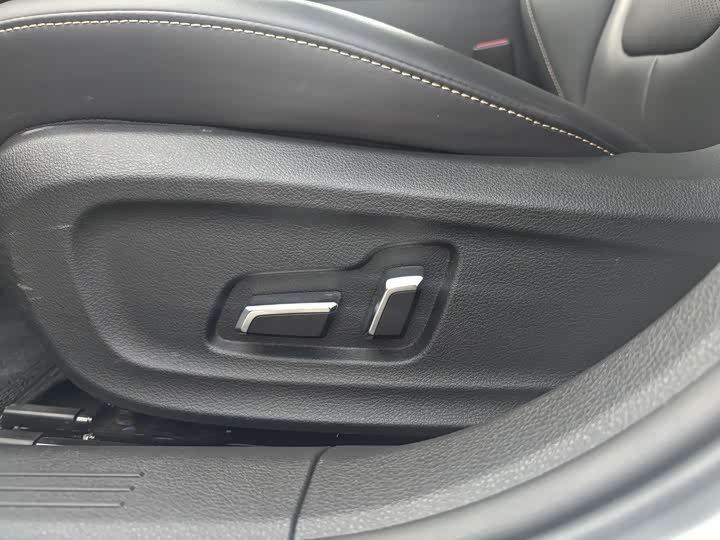 Фото 6 - Bestune B70