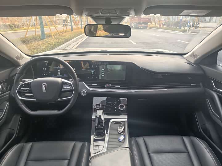 Фото 9 - Bestune B70