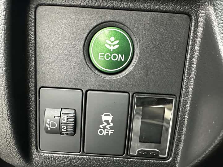 Фото 11 - Honda Vezel