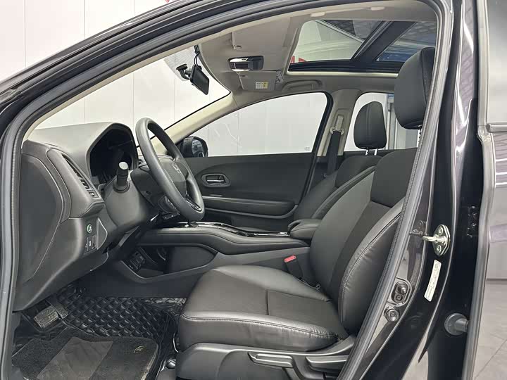 Фото 4 - Honda Vezel