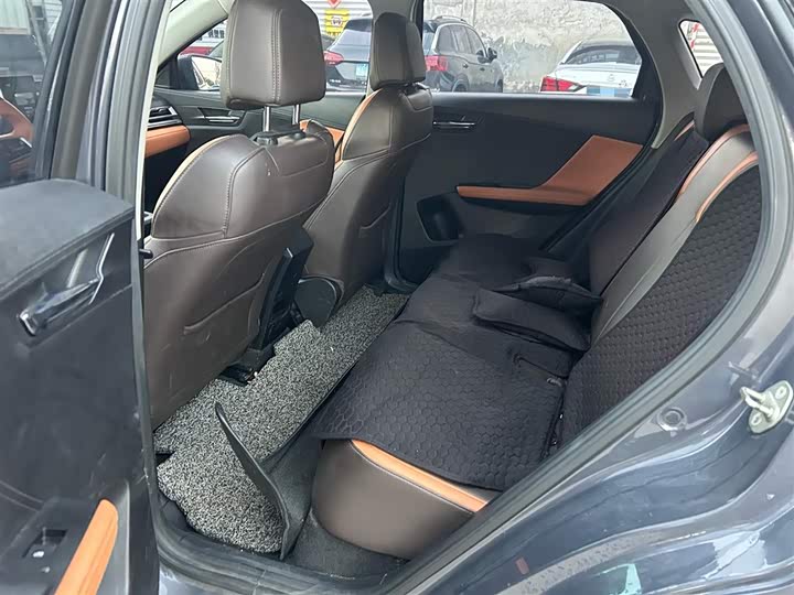 Фото 10 - BYD E2