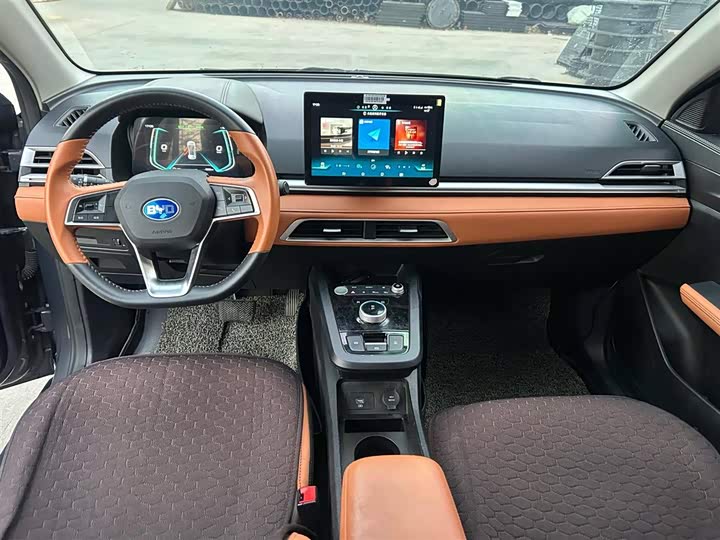 Фото 11 - BYD E2