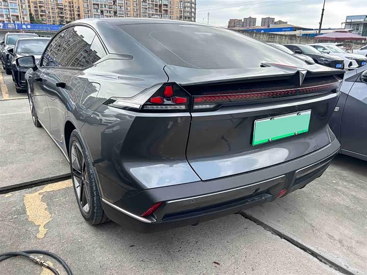 Фото 13 - Changan Deepal SL03