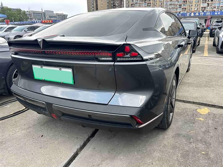 Фото 15 - Changan Deepal SL03