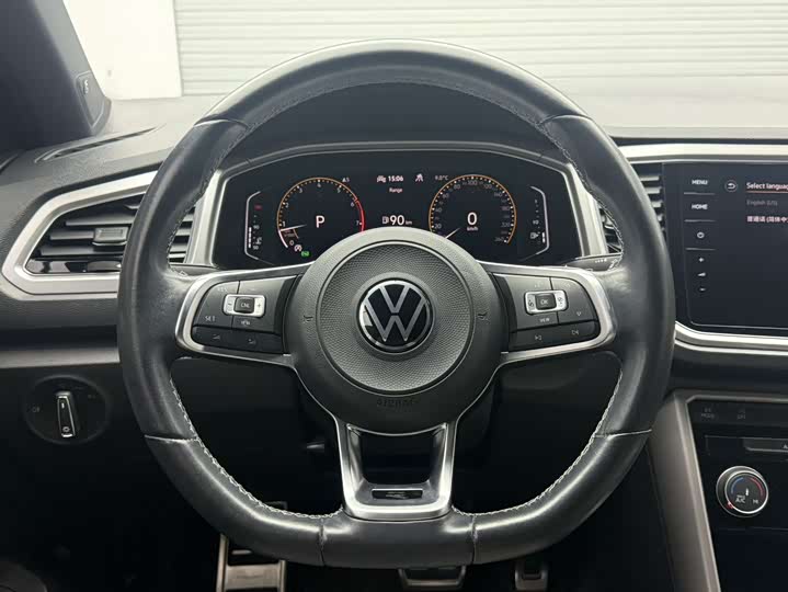 Фото 12 - Volkswagen T-Roc