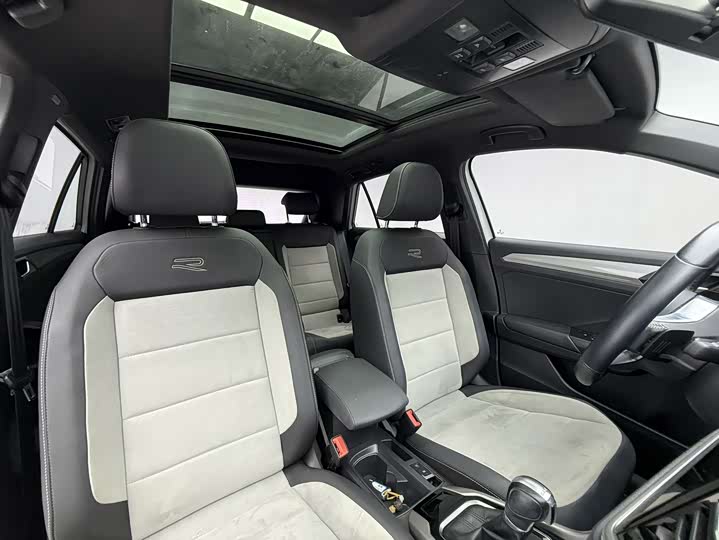 Фото 16 - Volkswagen T-Roc