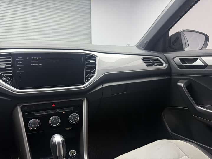 Фото 18 - Volkswagen T-Roc