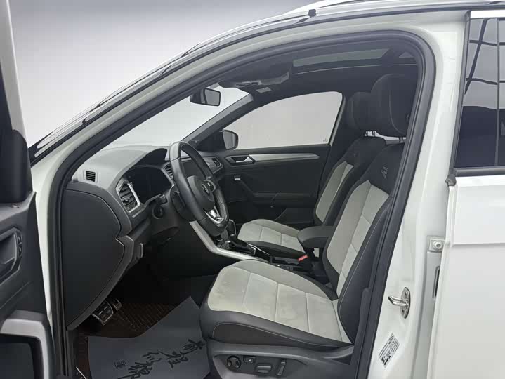 Фото 7 - Volkswagen T-Roc