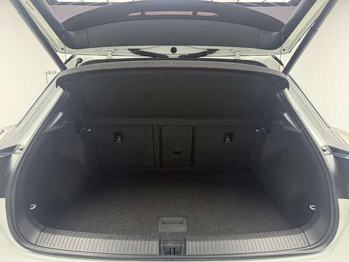 Фото 9 - Volkswagen T-Roc