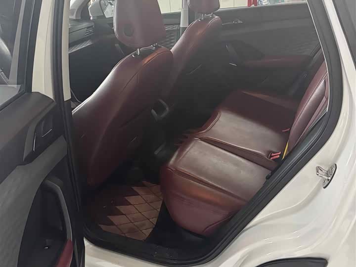 Фото 4 - Volkswagen Tharu