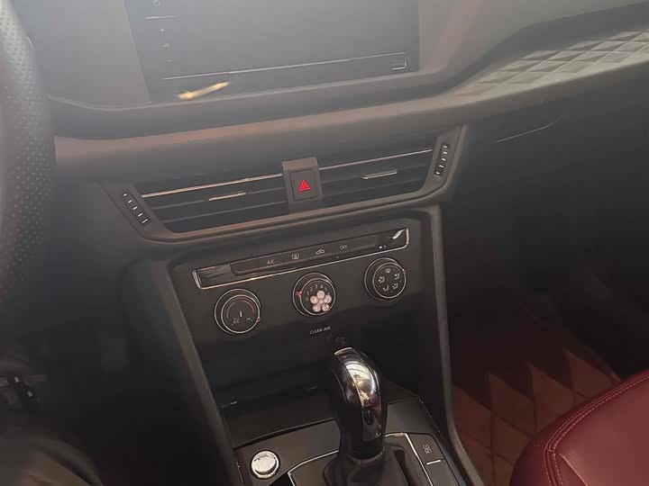 Фото 8 - Volkswagen Tharu