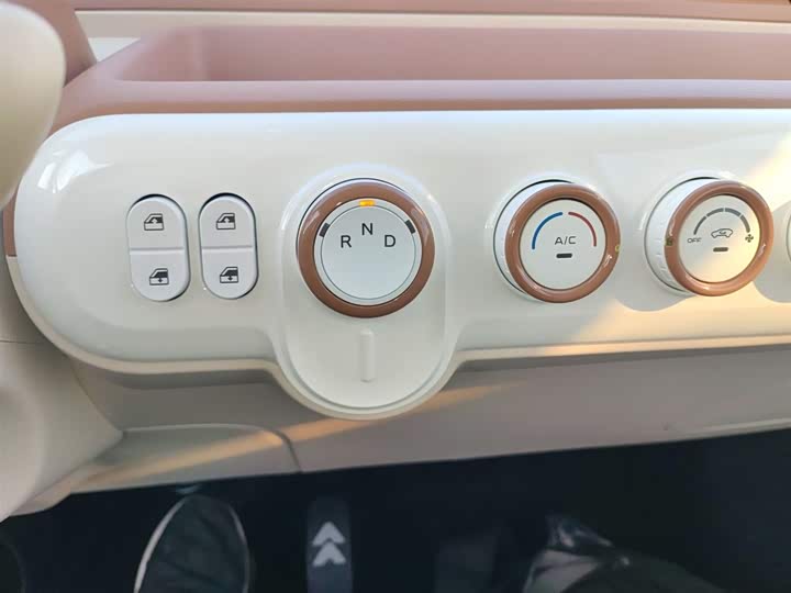 Фото 14 - Bestune Pony