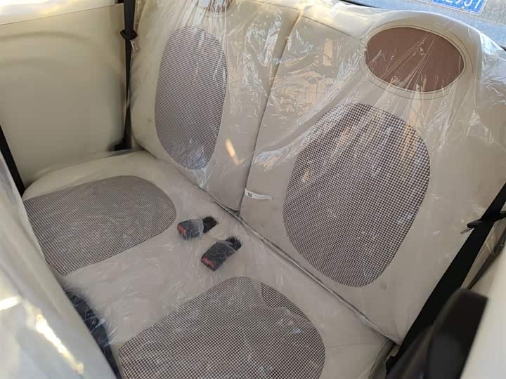 Фото 17 - Bestune Pony