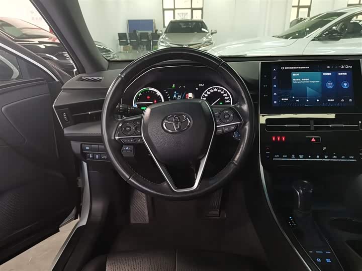 Фото 11 - Toyota Avalon