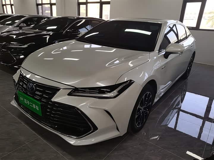 Фото 2 - Toyota Avalon