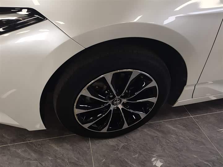 Фото 23 - Toyota Avalon