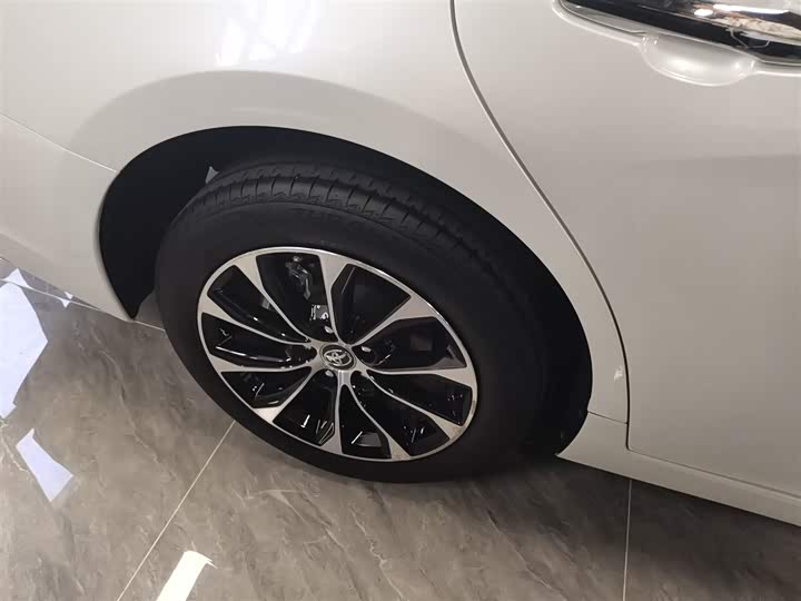 Фото 26 - Toyota Avalon