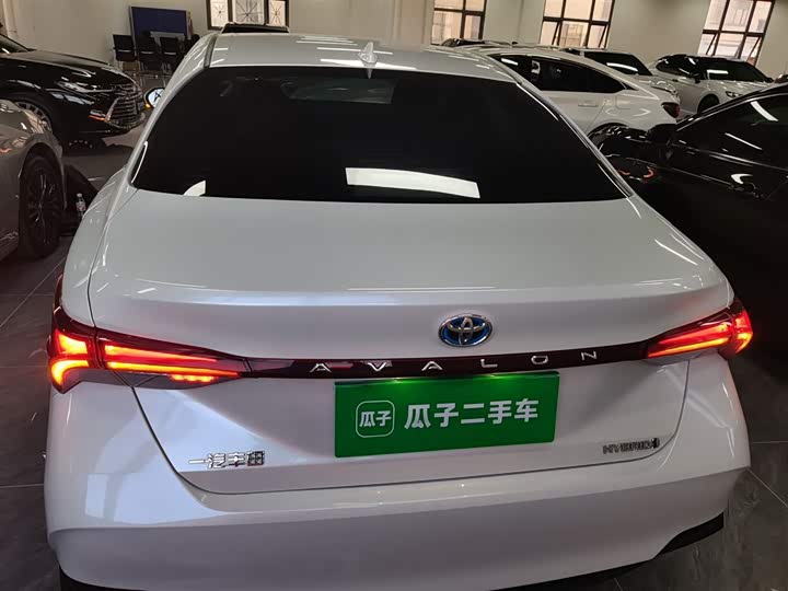 Фото 6 - Toyota Avalon