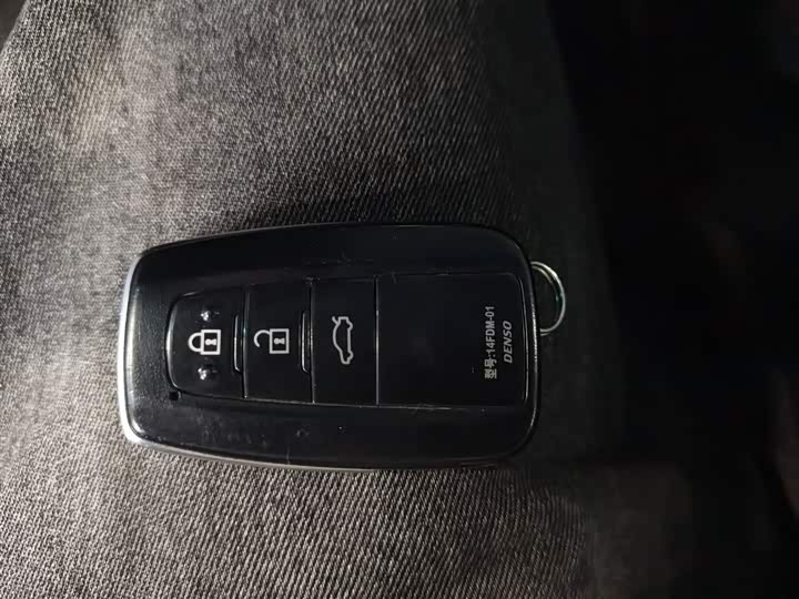 Фото 9 - Toyota Avalon