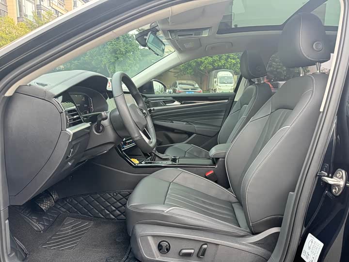 Фото 13 - Volkswagen Passat