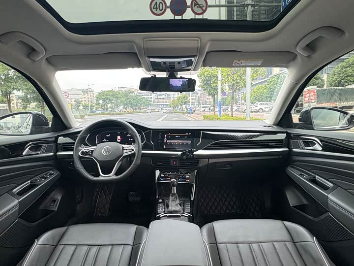 Фото 17 - Volkswagen Passat