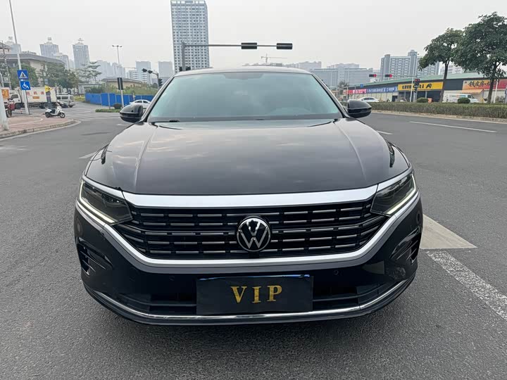 Фото 2 - Volkswagen Passat