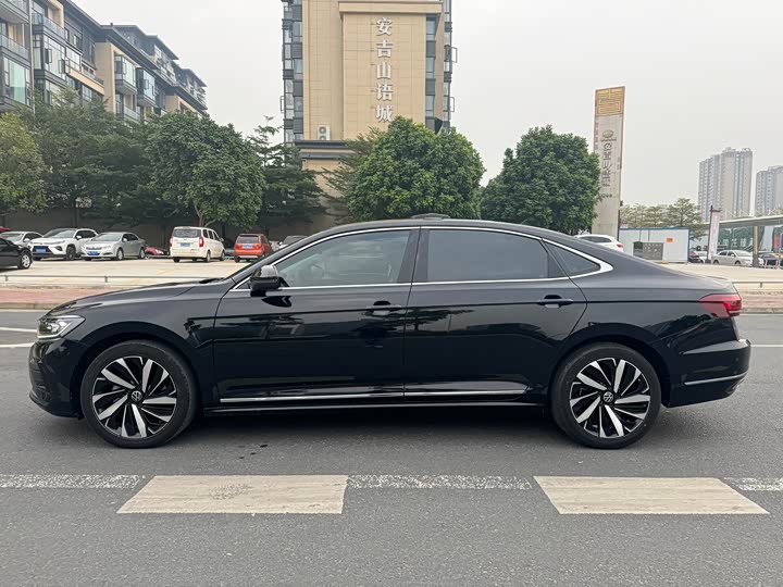 Фото 4 - Volkswagen Passat
