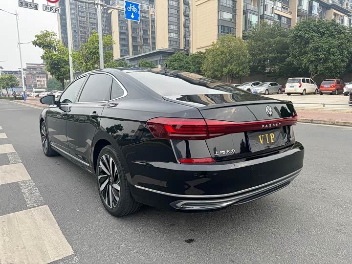 Фото 5 - Volkswagen Passat