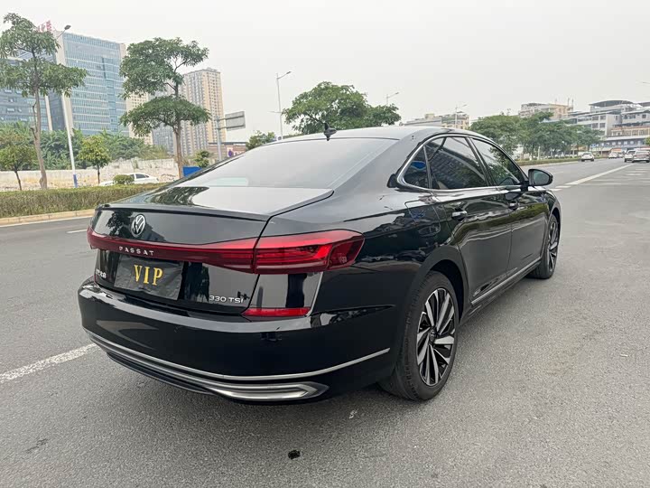 Фото 7 - Volkswagen Passat