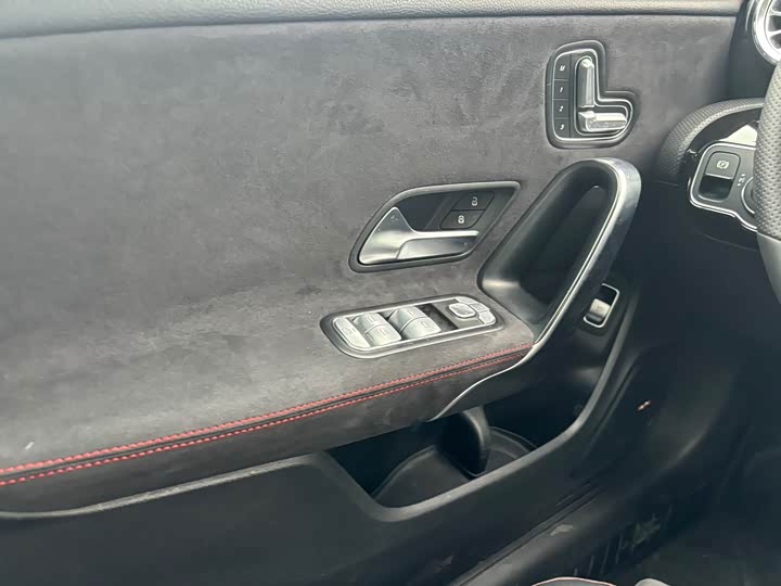 Фото 11 - Mercedes-Benz CLA-Class