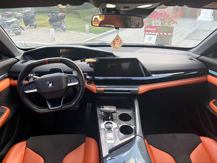 Фото 12 - Changan UNI-V