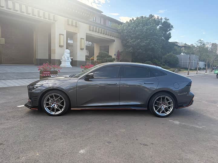 Фото 4 - Changan UNI-V