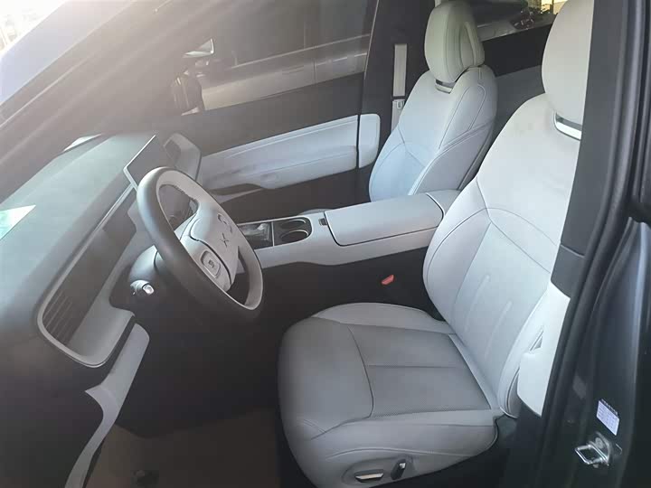 Фото 15 - XPeng G6