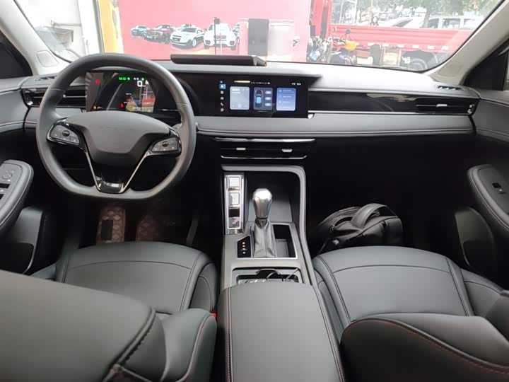 Фото 10 - Roewe i5