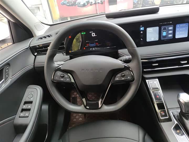 Фото 11 - Roewe i5
