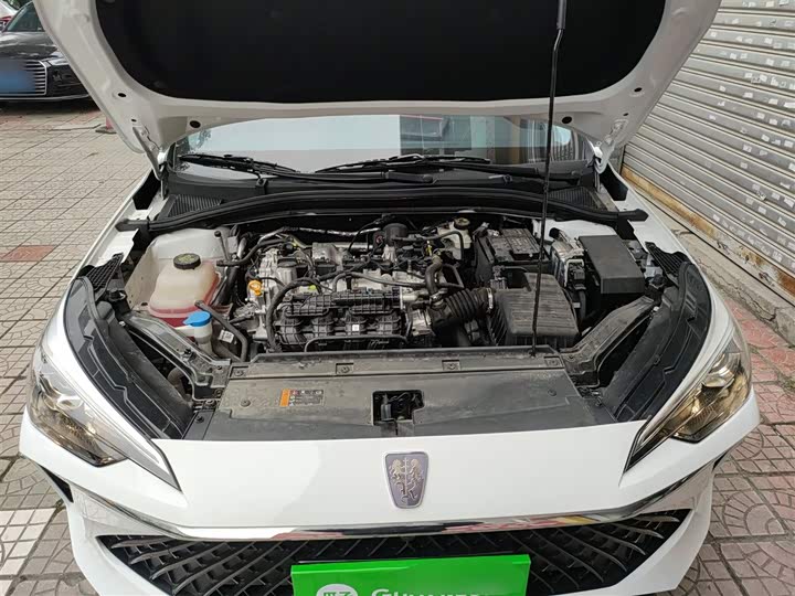 Фото 20 - Roewe i5