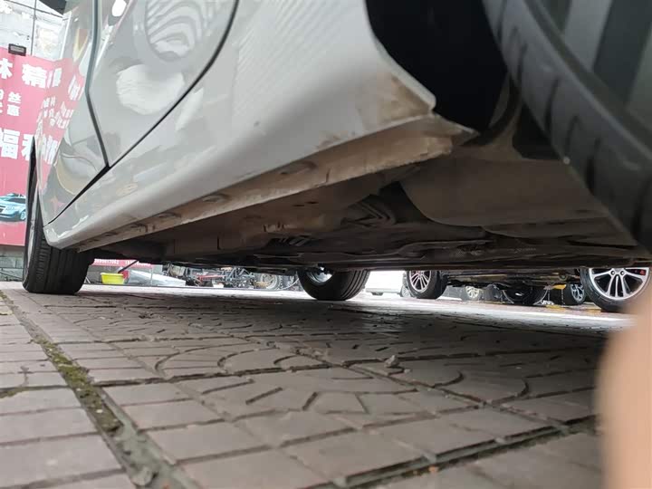 Фото 22 - Roewe i5