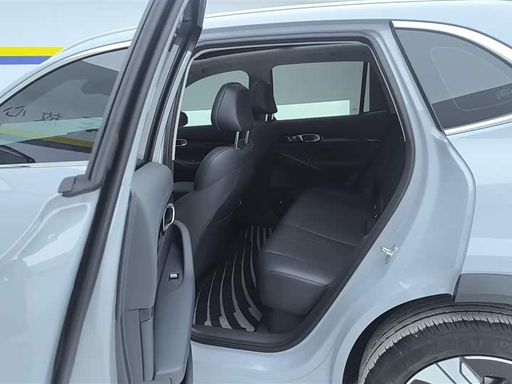 Фото 11 - Geely Galaxy E5