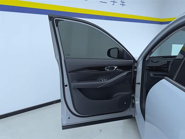 Фото 7 - Geely Galaxy E5