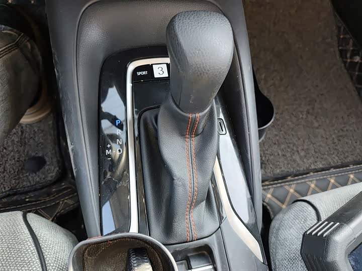 Фото 14 - Toyota Corolla