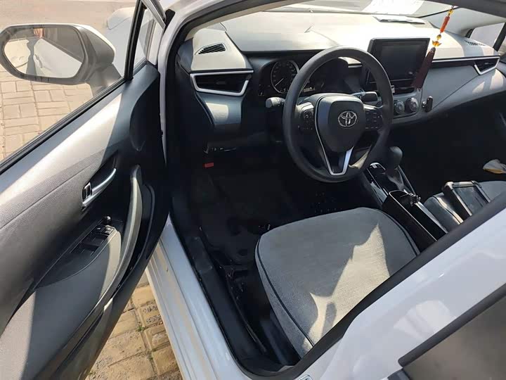 Фото 16 - Toyota Corolla