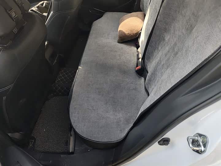 Фото 17 - Toyota Corolla